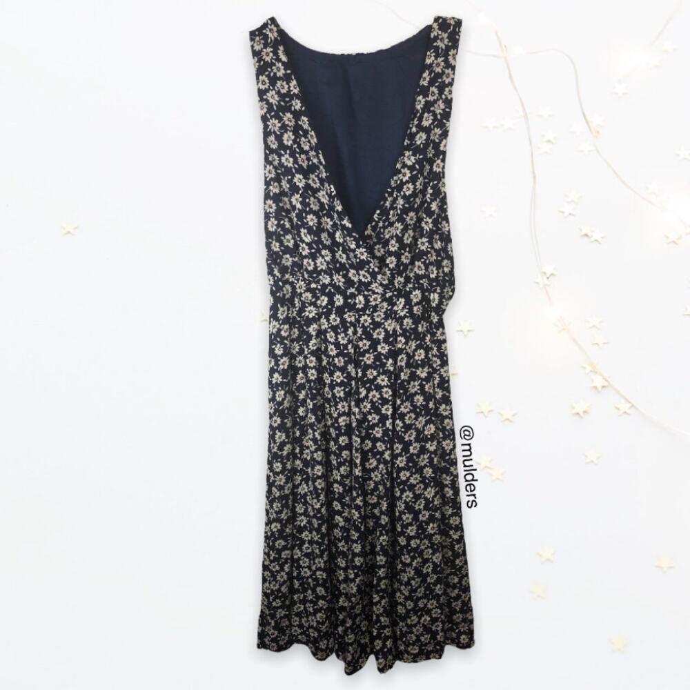 Vintage Sleeveless Surplice Plunging Vneck Floral Print Pleated Dress
